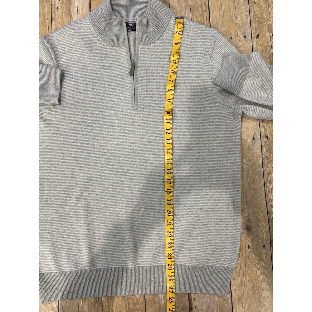 Vineyard Vines Men's Light Gray/White Striped 1/4 Zip sz Med NWOT Condition - Picture 9 of 12
